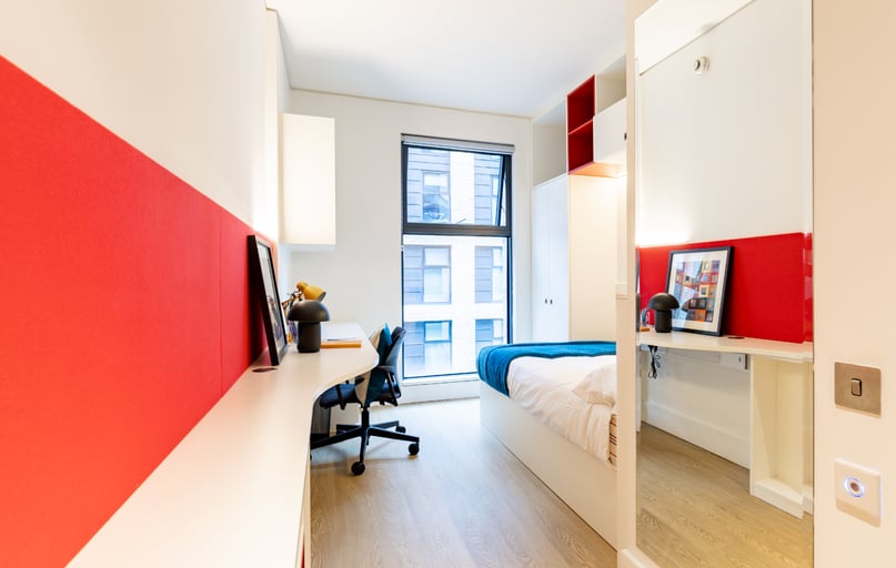 Classic En Suite, Spring Mews, Tinworth Street, Vauxhall, London - Image 1